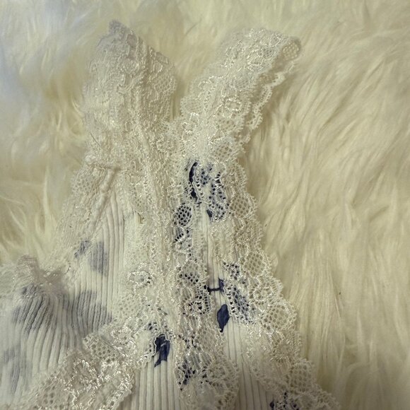 URBAN OUTFITTERS size small floral tank top - Picture 4 of 4